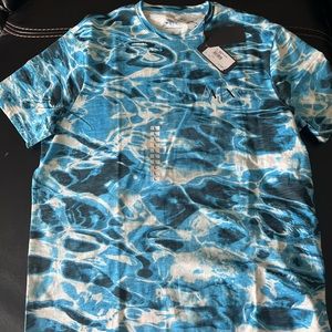 new short blue t-shirt